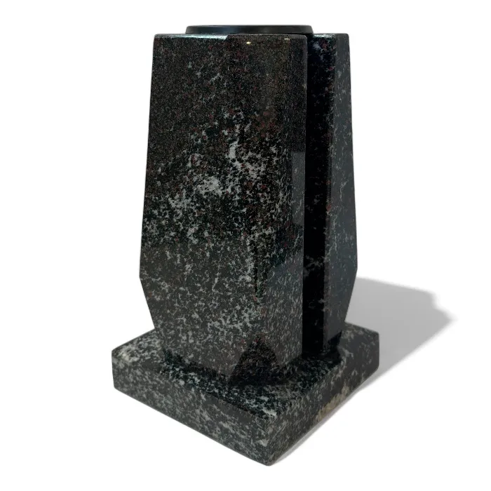 Арт. ВГ-003 Ваза гранитовая «Алмаз» на кладбище Аврора гранит