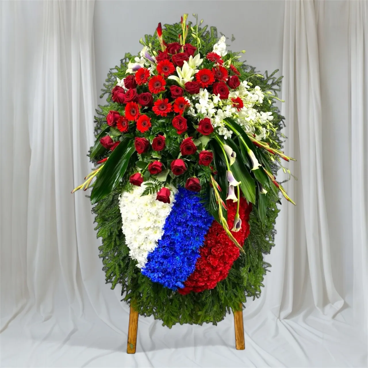 венок на похороны, венок из живых цветов, траурный венок, гербера, розы, калы, орхидеи, гвоздики, цветы на похороны, ритуальные цветы, венок триколор, патриотический венок. 