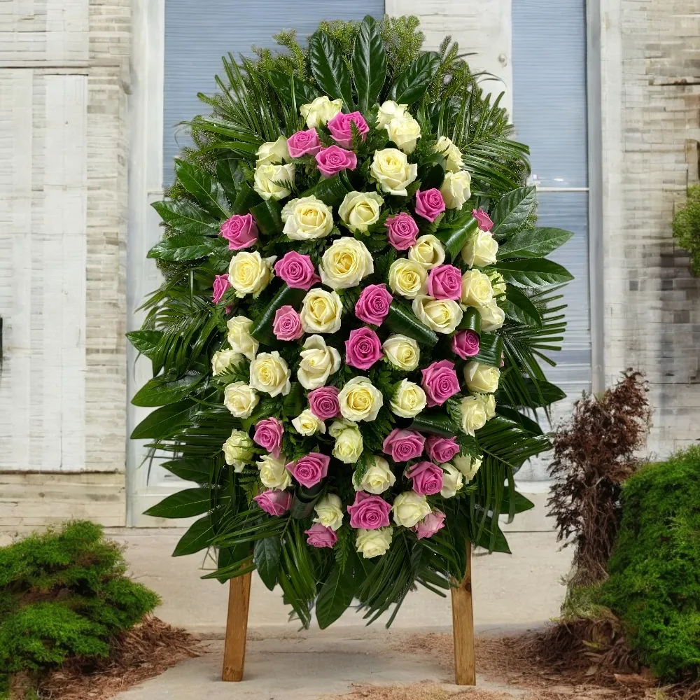 венок из живых цветов, венок на похороны, белые розы, розовые розы, ритуальные цветы, траурные цветы, артикул ВЖ-018.