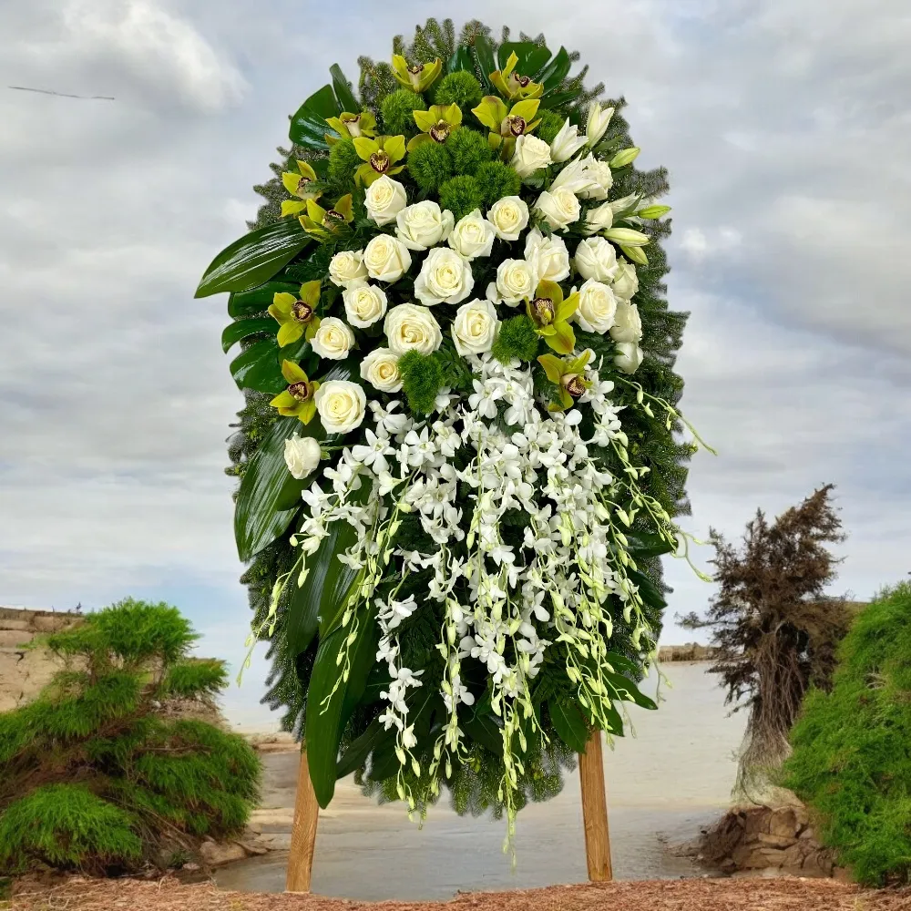 траурный венок, живые цветы, орхидеи, розы, лилии, похоронный венок, венок на похороны, артикул ВЖ-004.