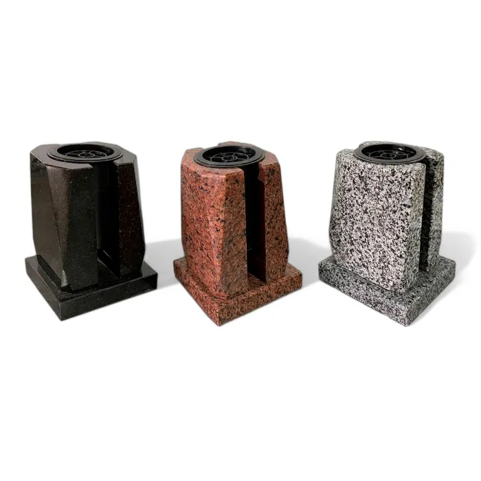 Арт. ВГ-005 Ваза гранитная У23 №1 на кладбище Габбро-диабаз