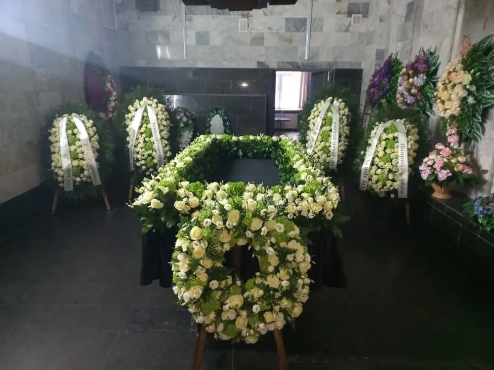 венки купить, венки на похороны, венки недорого, венки с доставкой, венки в Москве, траурные венки, венковая продукция, заказать венок, венки оптом, венки на могилу, искусственные венки, похоронные венки