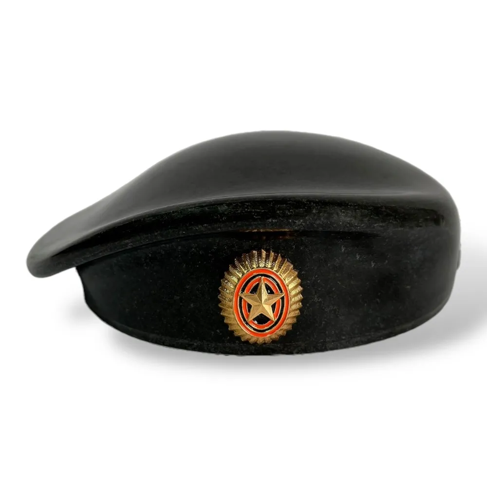 берет гранитный, гранитный берет арт. бг-002, памятник на кладбище, гранитные изделия, ритуальные товары, мемориальный берет, гранитная продукция