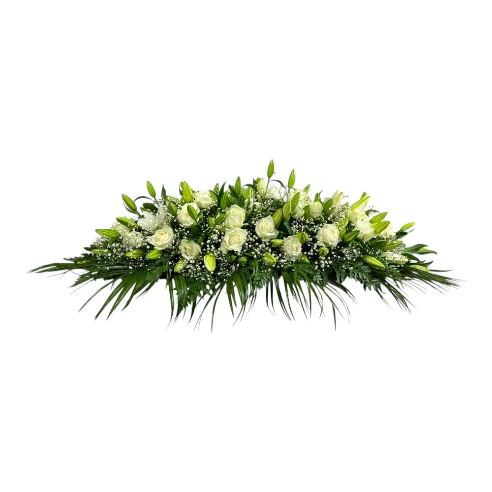 Траурная композиция, живые цветы на гроб, розы, лилии, гипсофила, ТК-015, ритуальные цветы, траурные букеты, цветы для прощания.