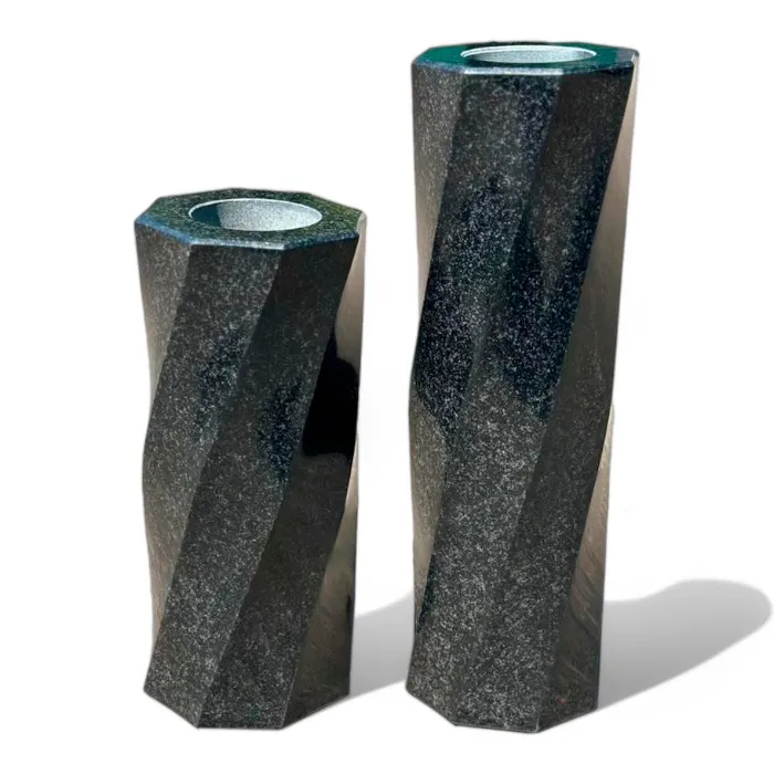 Ваза гранитная, памятник ваза, мемориальная ваза, гранитная ваза на кладбище, артикул ВГ-027, ритуальные изделия, гранитные аксессуары, ваза Спираль, надгробная ваза.