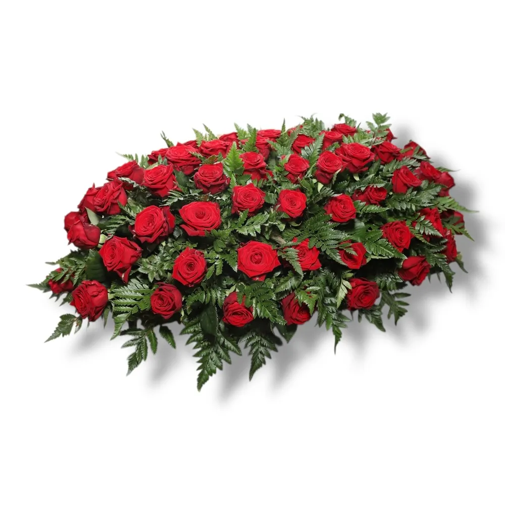 Арт. ТК-022 Траурная композиция из живых цветов на гроб: Розы, папоротник 100 см.