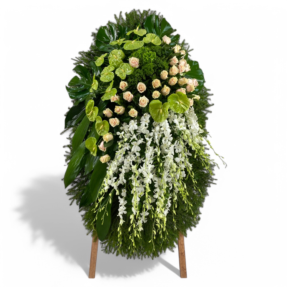 Арт. ВЖ-052 Венок из живых цветов на похороны: Розы, антуриум, зелень 120 см.