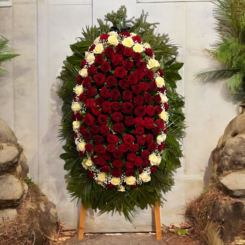 Траурный венок, живые цветы, красные и белые розы, похоронный венок, венок на похороны, артикул ВЖ-002.