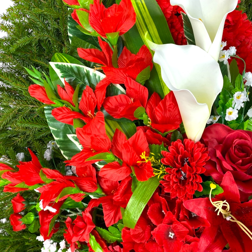 венок на похороны, венок с хвоей, венок с живыми цветами, похоронный венок, артикул ВК-002, венок на подставке, ритуальный венок, венок с искусственными цветами.