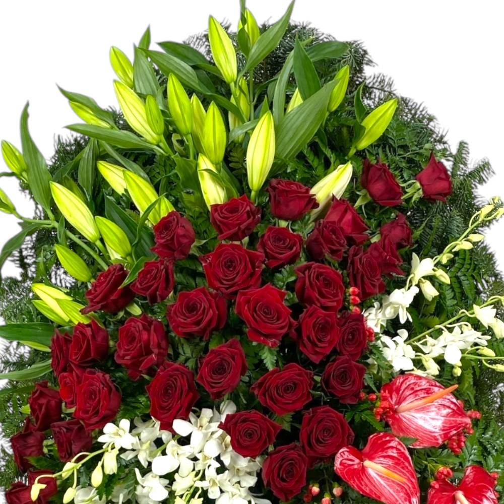 венок на похороны, венок из живых цветов, похоронный венок, лилии, антуриум, розы, орхидеи, гиперикум, цветы на похороны, траурный венок.