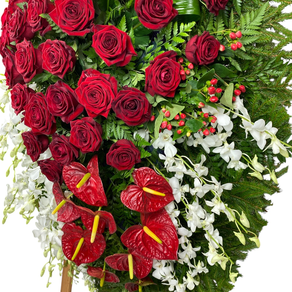 венок на похороны, венок из живых цветов, антуриум, розы, лилии, орхидеи, траурный венок, цветы на похороны, ритуальные цветы, венок артикул ВЖ-013.