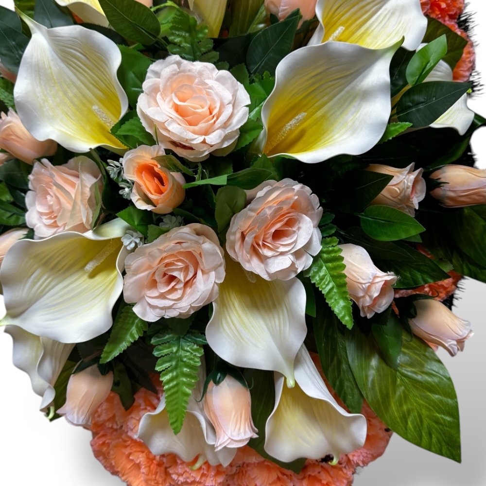 Ритуальный венок, венок на похороны, искусственные цветы, траурный венок, ритуальные принадлежности, венок из искусственных цветов, похоронные атрибуты, мемориальный венок.