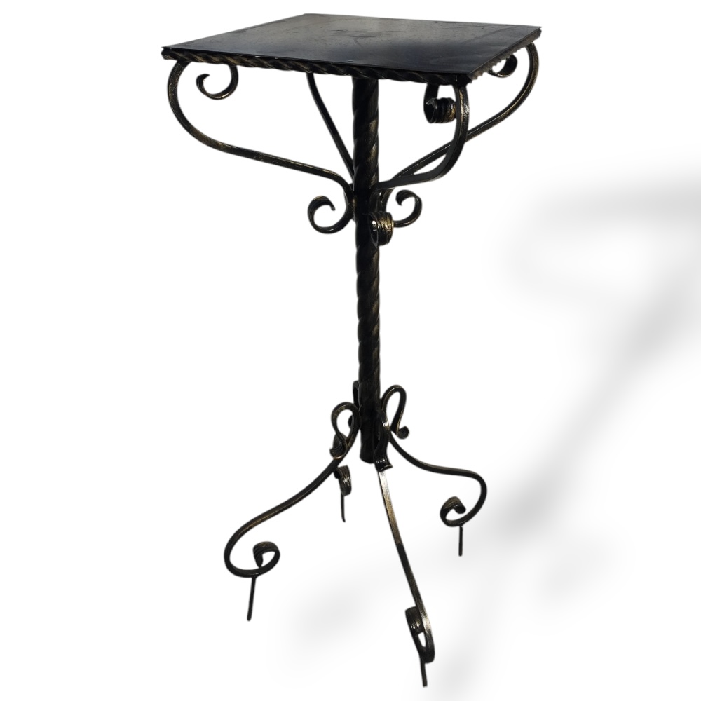 Арт. СМ-007 Столик кованый на могилу 400х400 Нитро