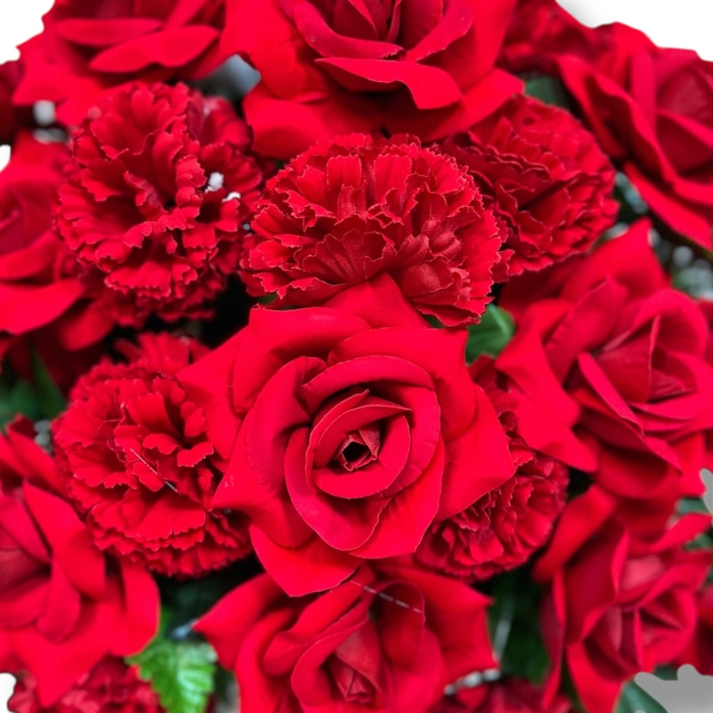 Арт. КИ-001 Ритуальная корзина из искусственных цветов на кладбище бархатные розы