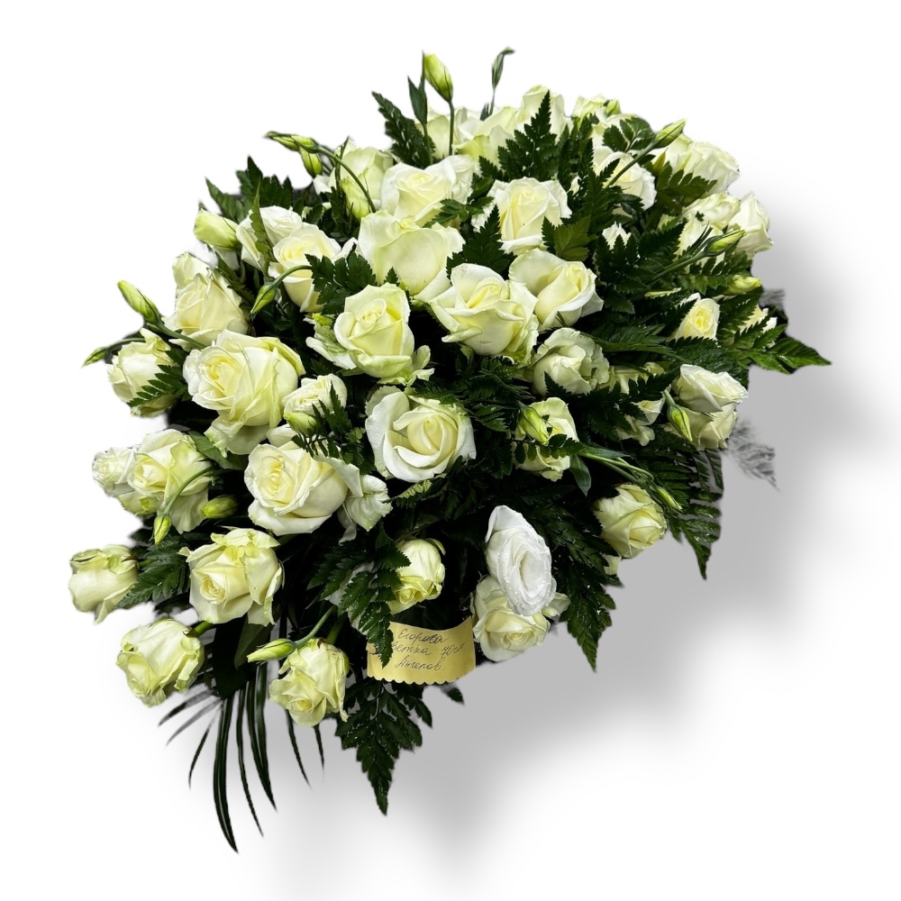 Арт. ТК-006 Траурная композиция из живых цветов на гроб: Розы, зелень 100 см.
