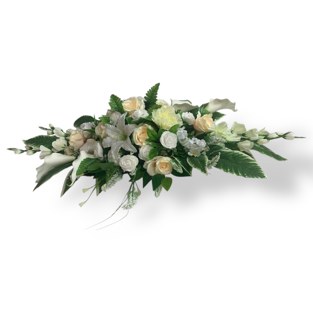 Композиция на гроб, искусственные цветы, ритуальные изделия, венок на гроб, похоронные атрибуты, декор для траурной церемонии, цветочные композиции, ритуальная флористика, премиум класс, артикул ИК-004.