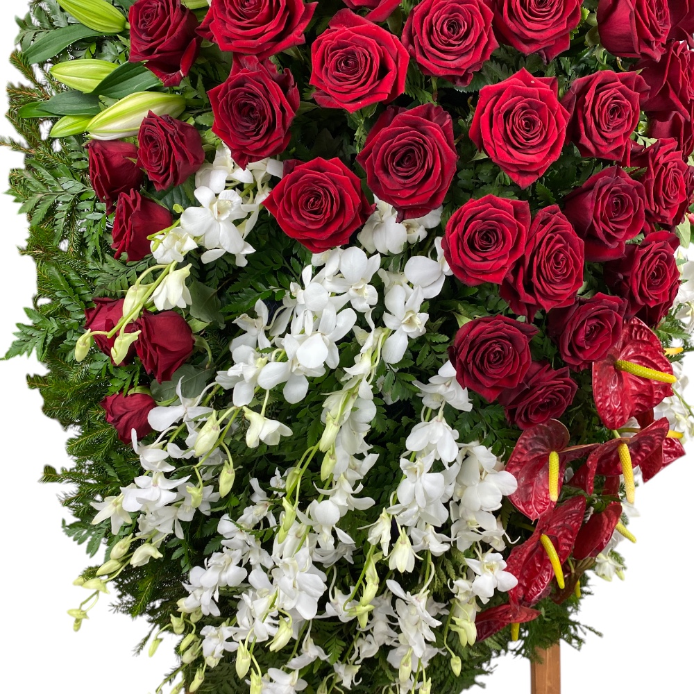 венок на похороны, венок из живых цветов, антуриум, розы, лилии, орхидеи, траурный венок, цветы на похороны, ритуальные цветы, венок артикул ВЖ-013.