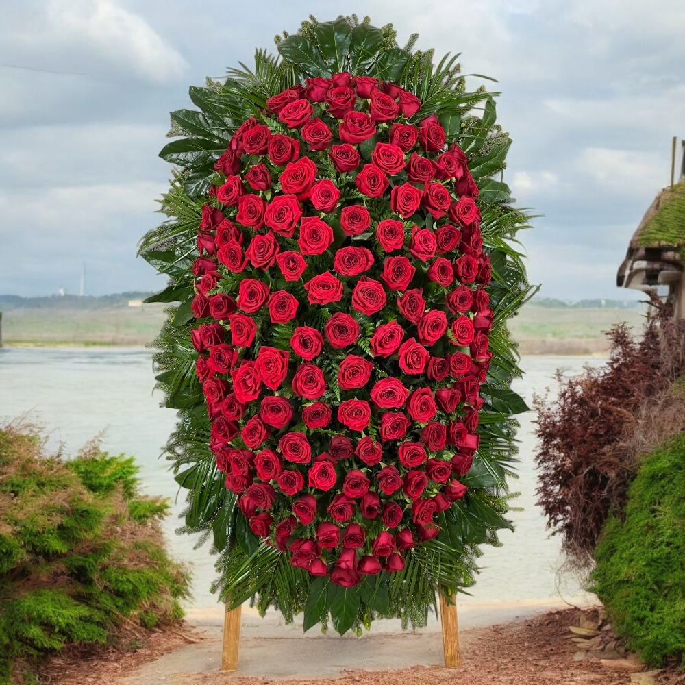 траурный венок, живые цветы, красные розы, венок на похороны, возложение, VIP-венок, артикул ВЖ-005, RED NAOMI.