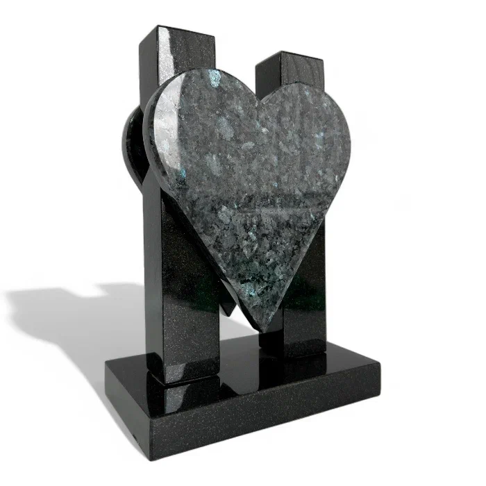 Арт. ВГ-001 Ваза сердце из гранита габбро-диабаз на кладбище Блю Перл гранит