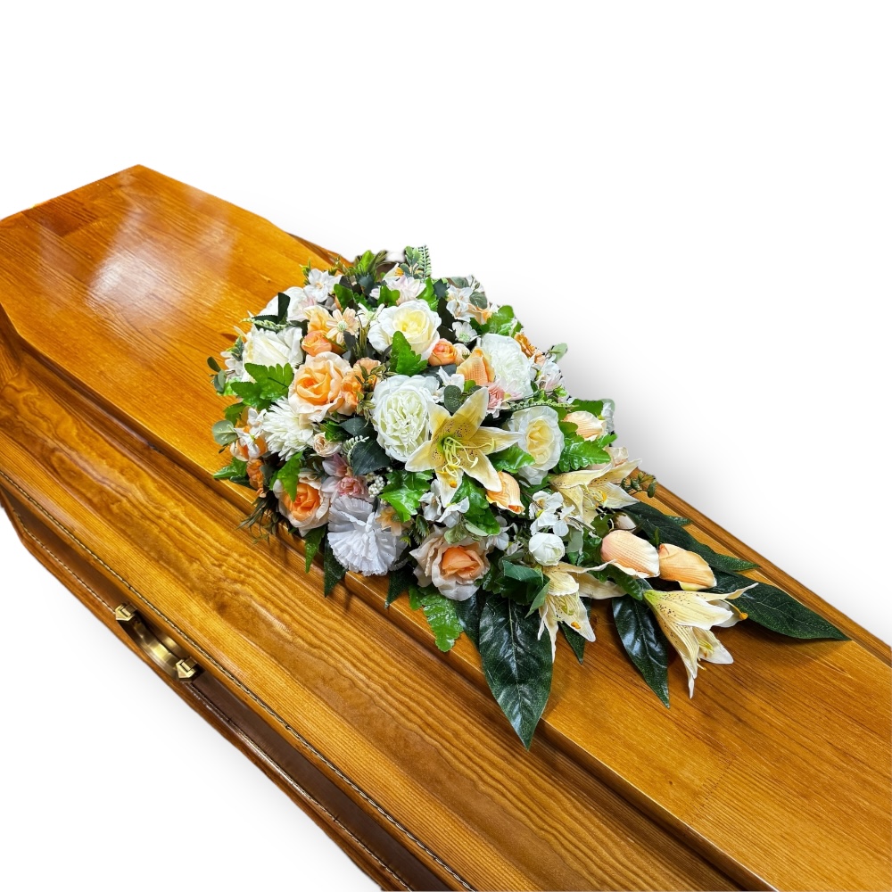 Композиция на гроб, искусственные цветы, ритуальные изделия, похоронные аксессуары, декор для траурных мероприятий, венок на гроб, цветочные композиции, ритуальная атрибутика, премиум класс, артикул ИК-029.