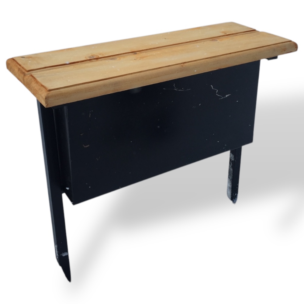 Арт. СМ-004 Скамейка с ящиком на могилу 750х300 Hammerite