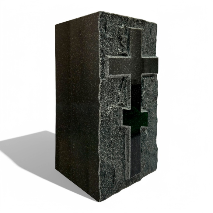 Арт. ВГ-022 Ваза гранитная Крест на кладбище 30 см. Габбро-диабаз гранит