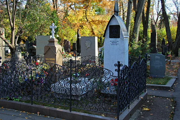 Новое Чеховское кладбище / Комплекс услуг, копка могилы, захоронение