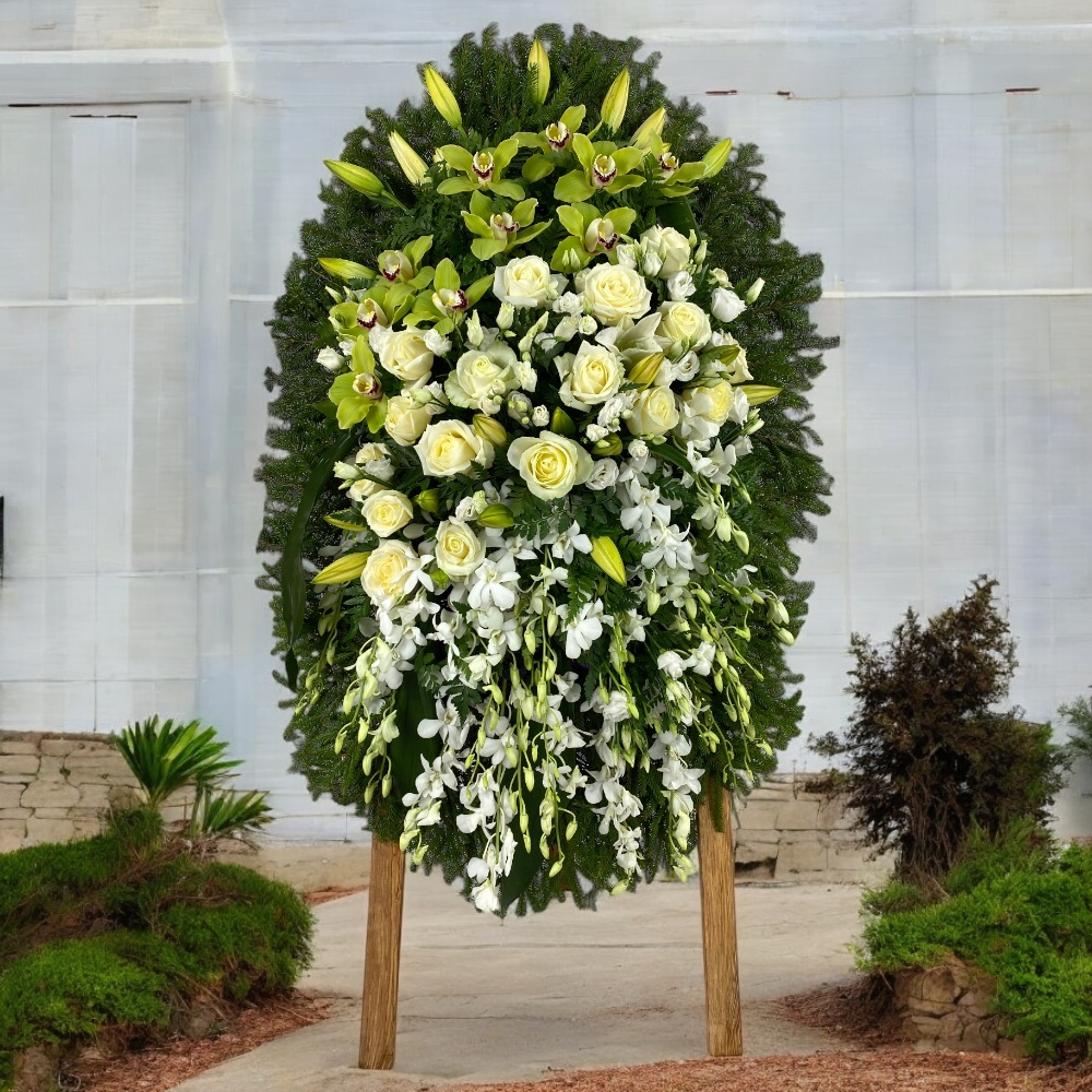 венок на похороны, венок из живых цветов, розы, лизиантус, лилии, орхидеи, траурный венок, цветы на похороны, ритуальные цветы, венок артикул ВЖ-025.