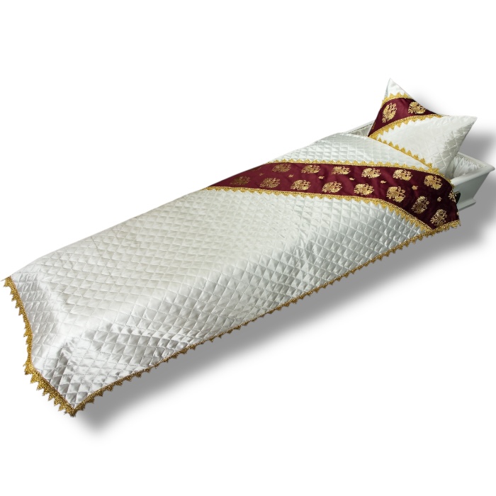 АРТ КР-033 Патриот. Комплект в гроб. Покрывало+наволочка. Атлас+термостежка+парча. Белый