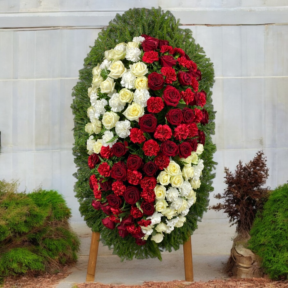 венок из живых цветов, венок на похороны, белые и красные цветы, гвоздики и розы, траурный венок, ритуальные цветы, артикул ВЖ-007