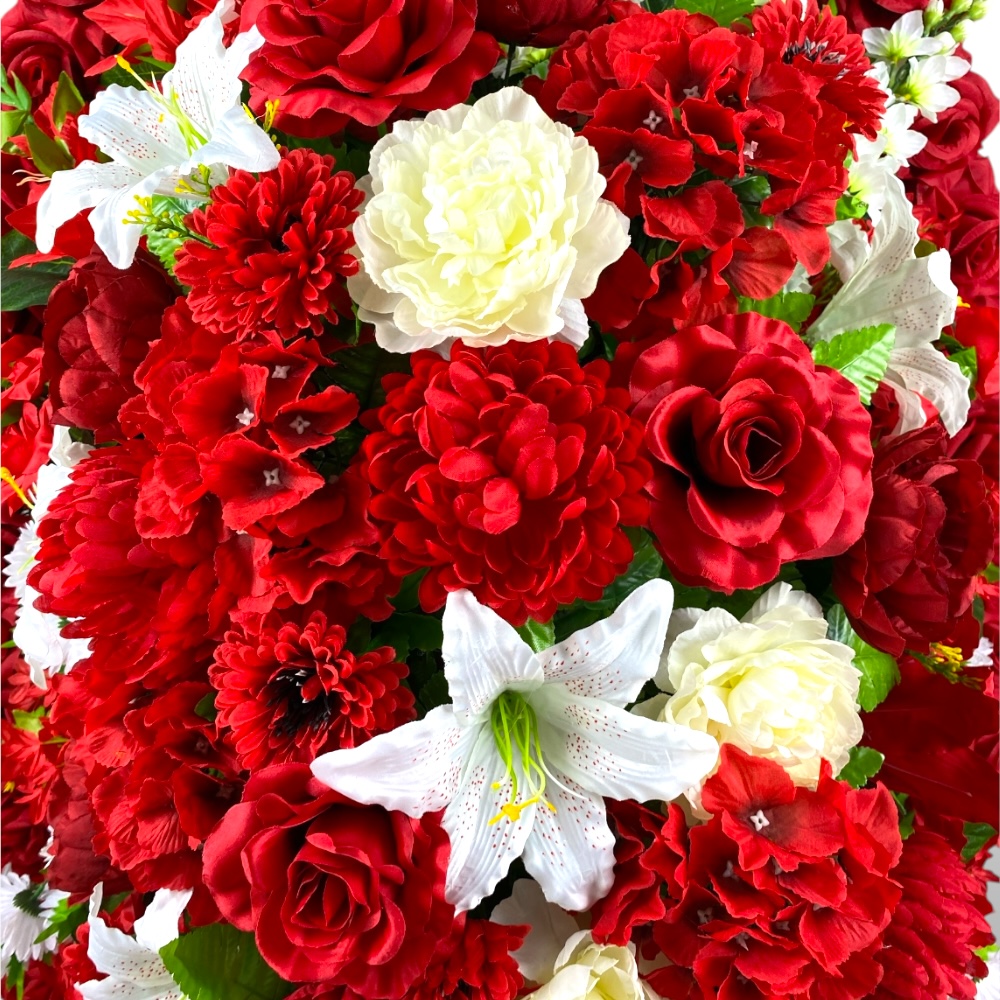 Ритуальный венок, венок на похороны, искусственные цветы, траурный венок, ритуальные принадлежности, венок для прощания, мемориальный венок, похоронные атрибуты, венки из искусственных цветов.