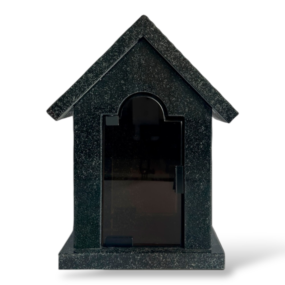 Арт. ВГ-007 Лампада гранитная Домик на кладбище 35 см. Габбро-диабаз гранит