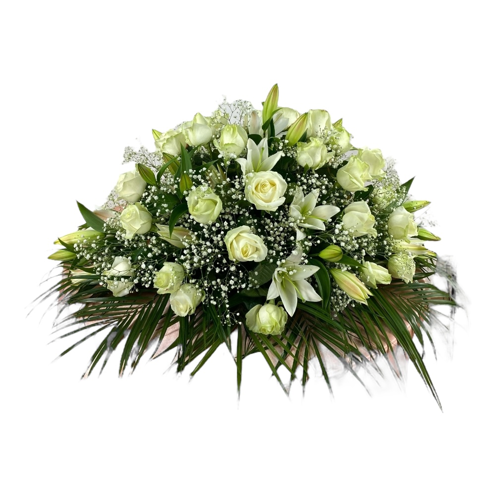 Траурная композиция, живые цветы на гроб, розы, лилии, гипсофила, ритуальные цветы, траурные букеты, цветы для прощания, ТК-011.