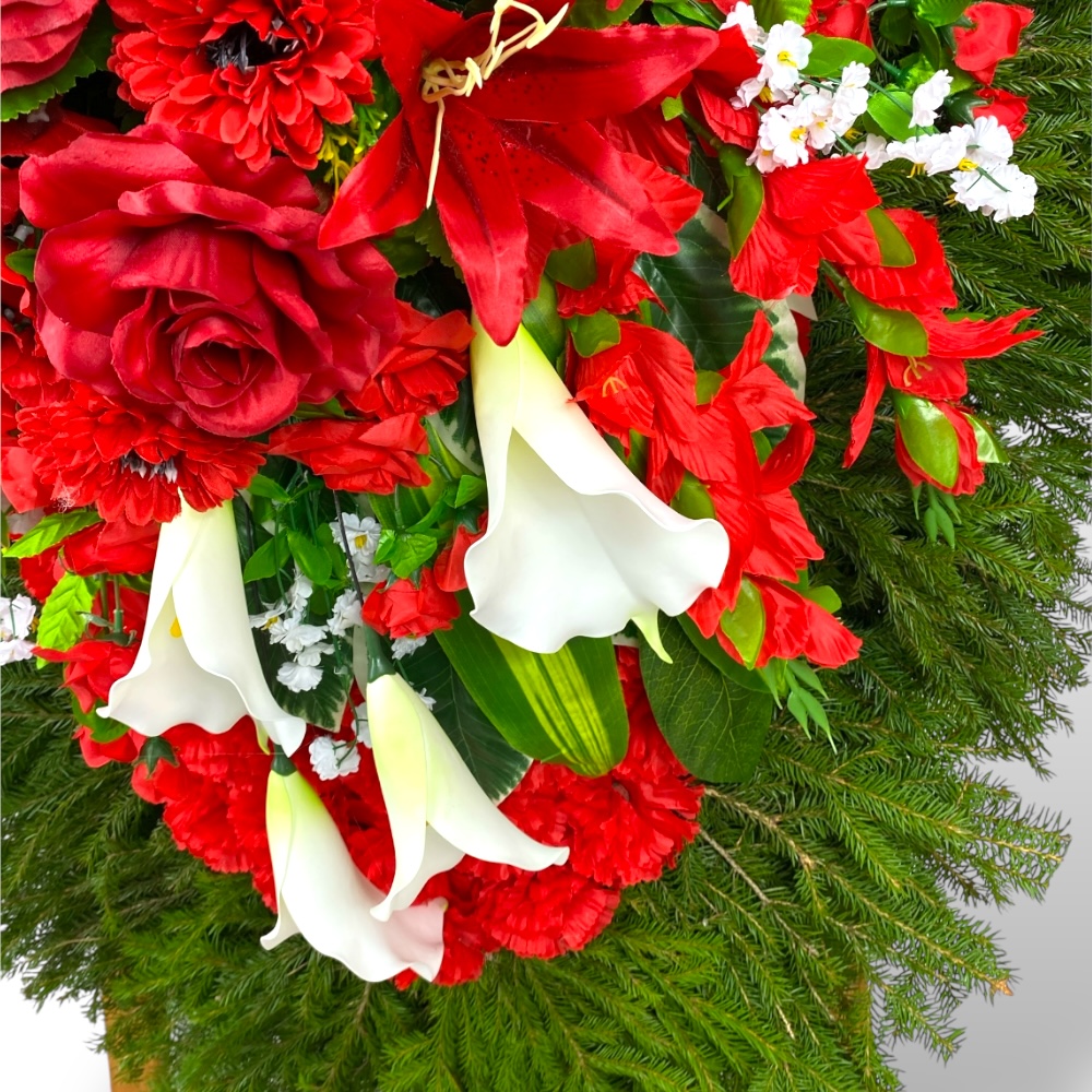 венок на похороны, венок с хвоей, венок с живыми цветами, похоронный венок, артикул ВК-002, венок на подставке, ритуальный венок, венок с искусственными цветами.