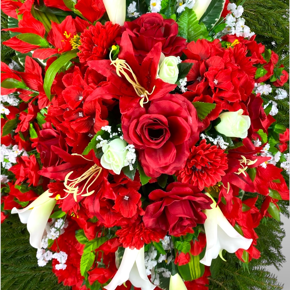 венок на похороны, венок с хвоей, венок с живыми цветами, похоронный венок, артикул ВК-002, венок на подставке, ритуальный венок, венок с искусственными цветами.