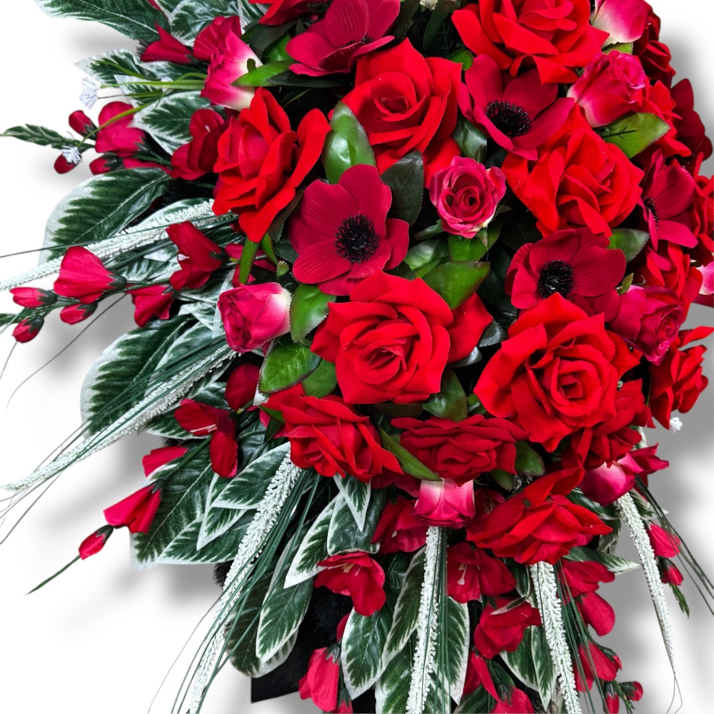 Ритуальный венок, венок на похороны, искусственные цветы, траурный венок, ритуальные принадлежности, венок для прощания, мемориальный венок, похоронные атрибуты, венки из искусственных цветов.