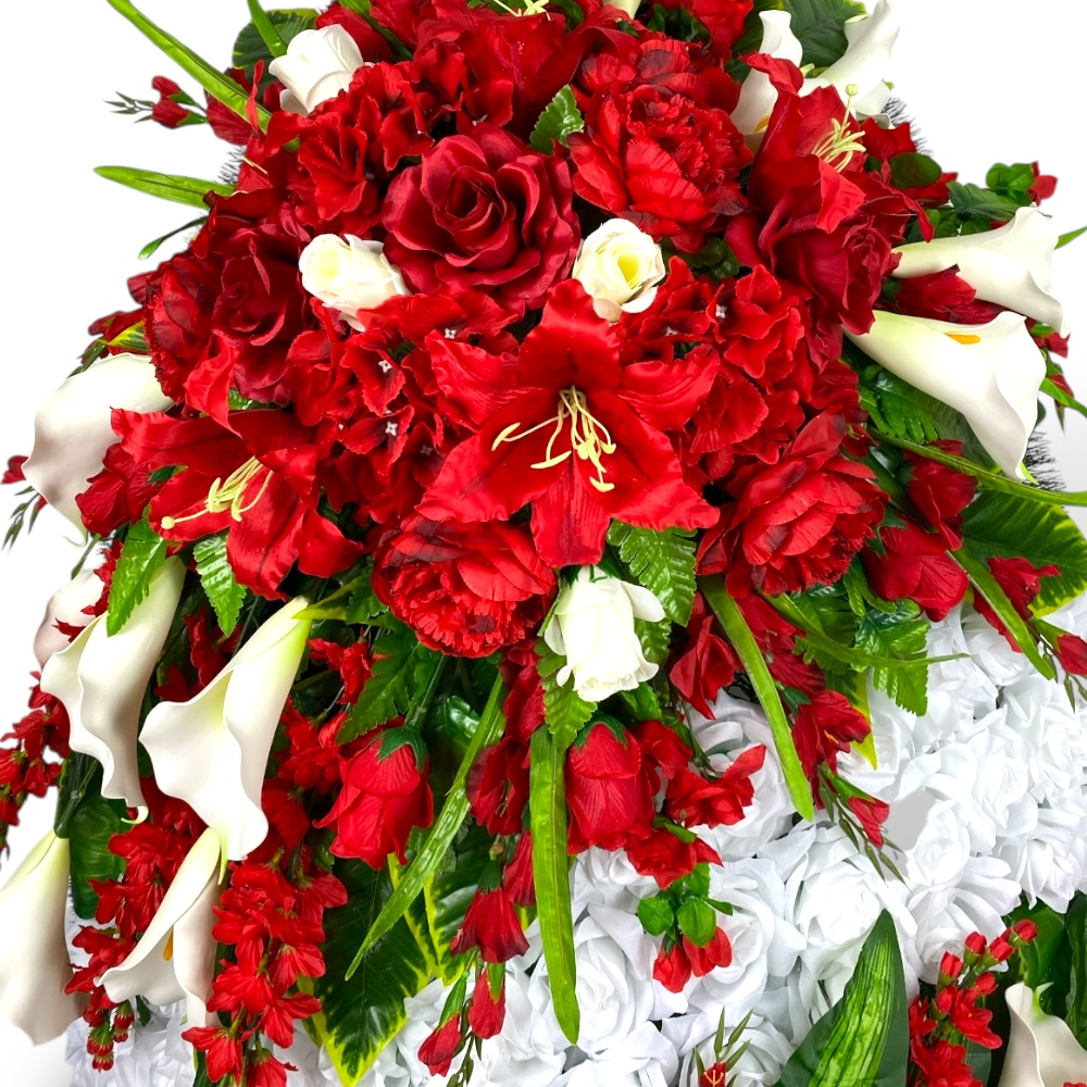 Ритуальный венок, венок на похороны, искусственные цветы, траурный венок, ритуальные принадлежности, венок для прощания, мемориальный венок, похоронные атрибуты, венки из искусственных цветов.