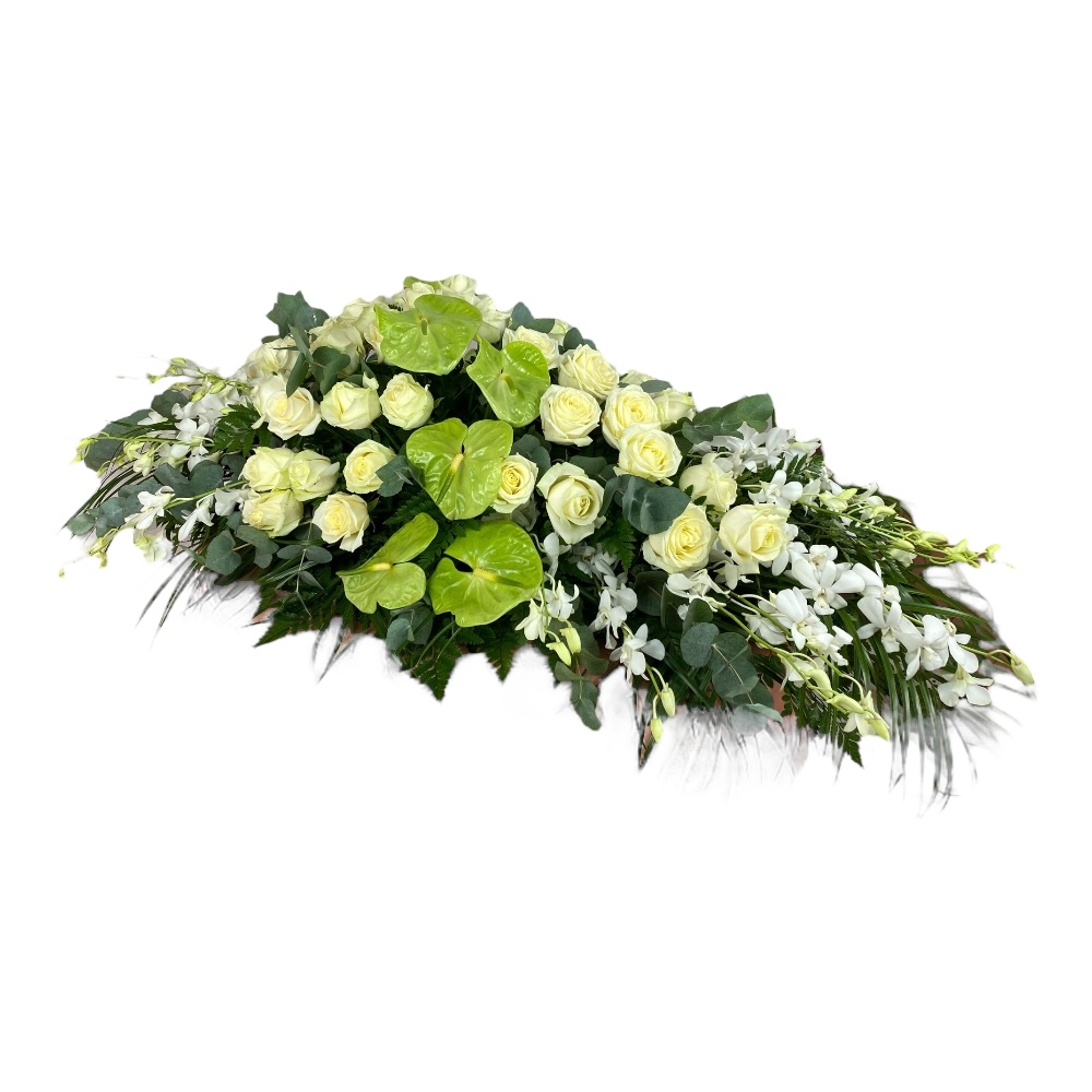 Арт. ТК-010 Траурная композиция из живых цветов на гроб: Розы, антуриум, орхидеи 100 см.