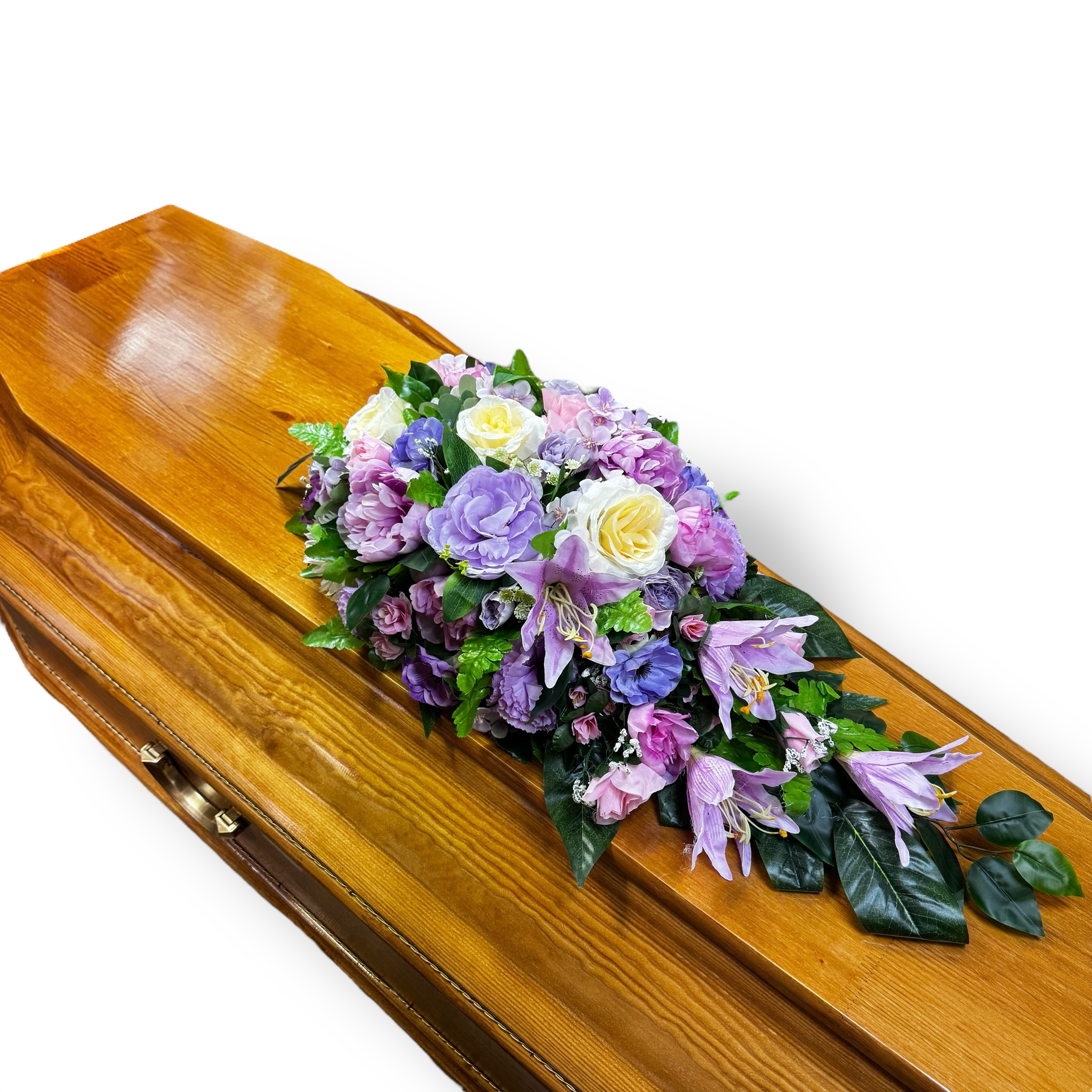 Композиция на гроб, искусственные цветы, ритуальные изделия, похоронные аксессуары, декор для траурных мероприятий, венок на гроб, цветочные композиции, ритуальная атрибутика, премиум класс, артикул ИК-018.