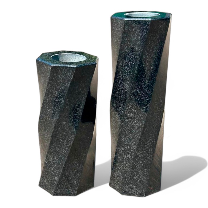 Арт. ВГ-027 Ваза гранитная Спираль на кладбище 30 см. Габбро-диабаз гранит