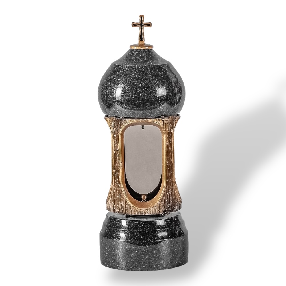 Арт. ЛГ-004 Лампада гранитная с куполом(вставка золото) на кладбище 40 см. Габбро-диабаз гранит